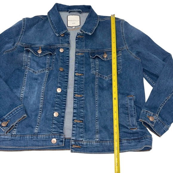 Bagatelle Collection Women’s Stretchy jean jacket size Large - Picture 2 of 4